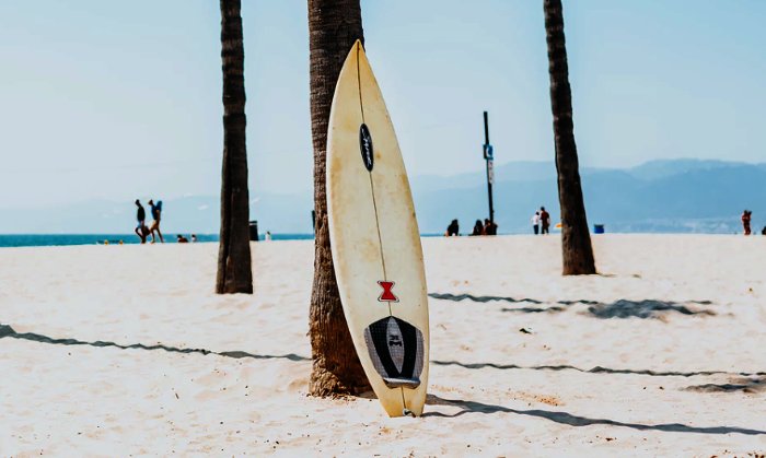 8 Tips For Buying Your First Surfboard (Super Important)